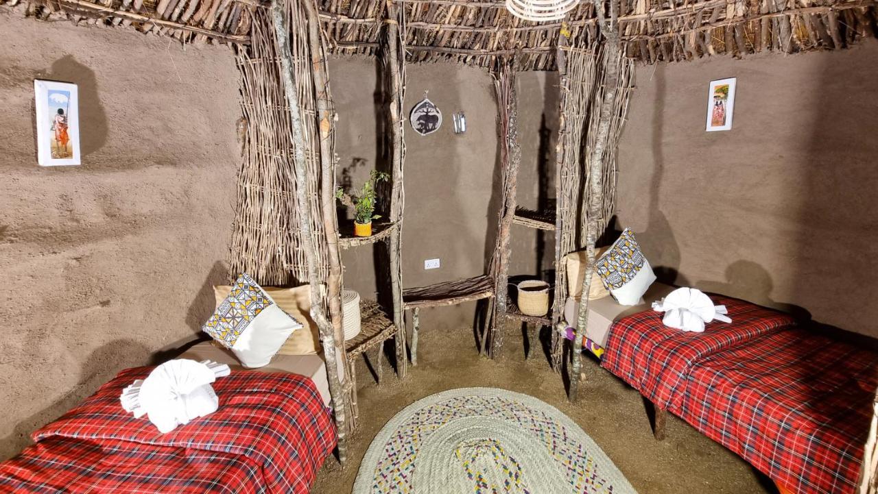 Africa Safari Maasai Boma Camping Serengeti Exteriör bild