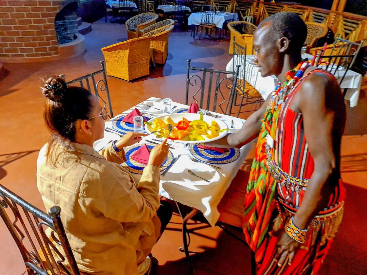 Africa Safari Maasai Boma Camping Serengeti Exteriör bild